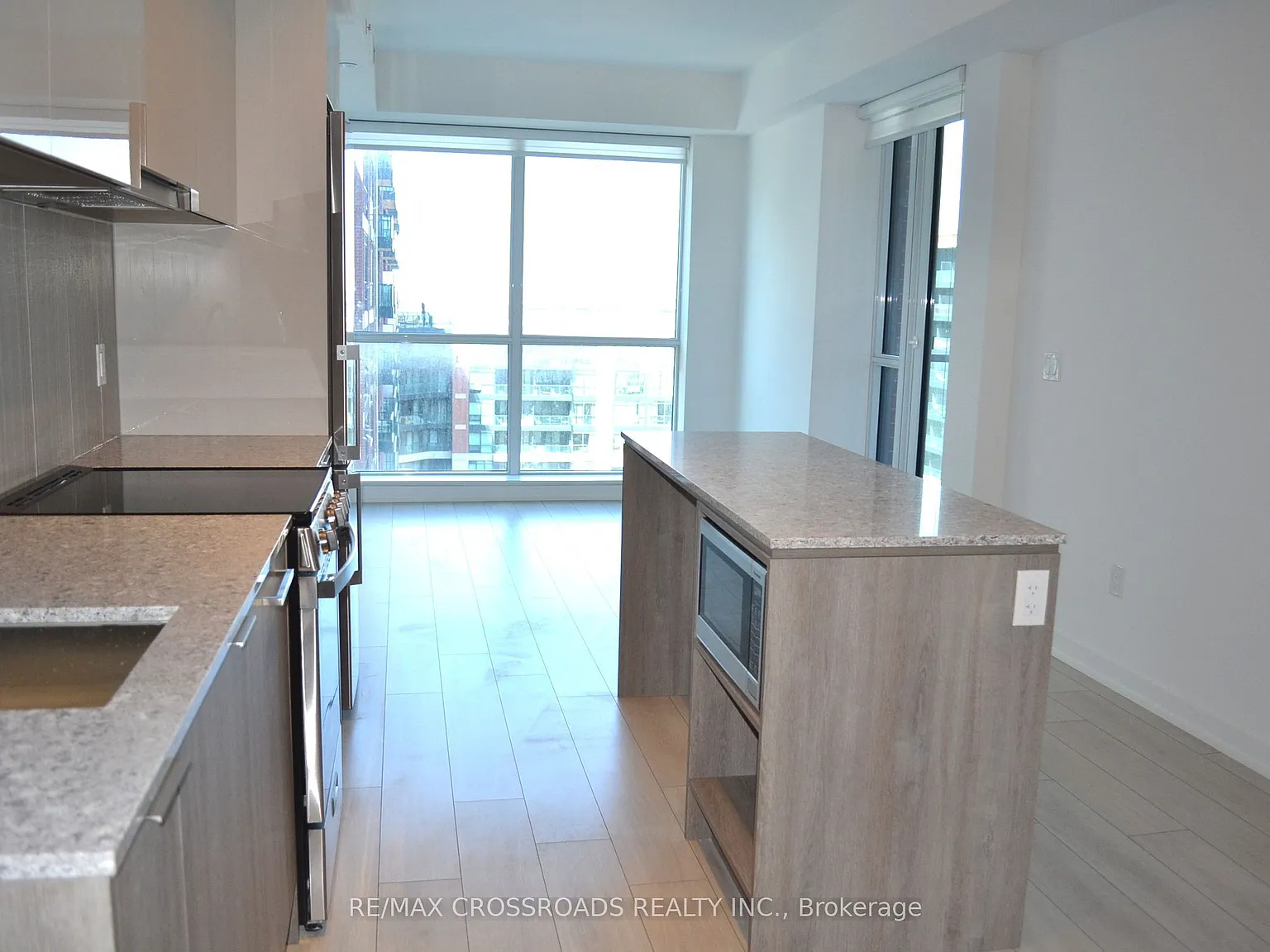 Southside Condos — Photo 4