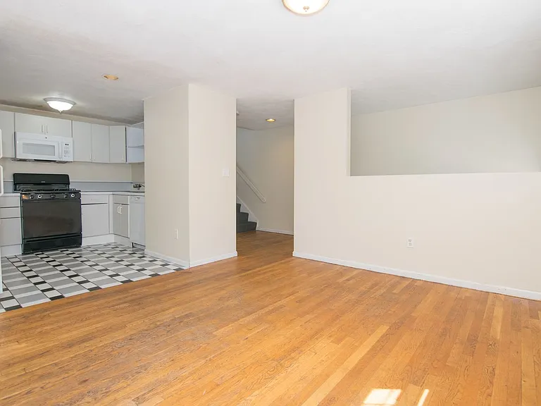 129 Glenville Ave #4 — Photo 11