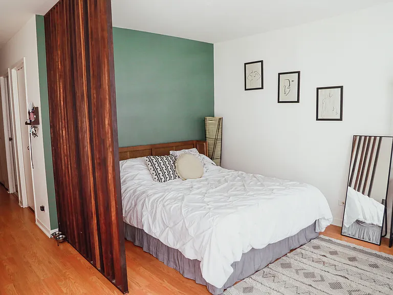 211 E Ohio St — Photo 10