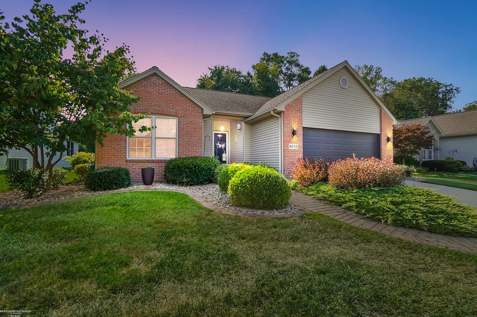 6913 Lexington Pl photo 1