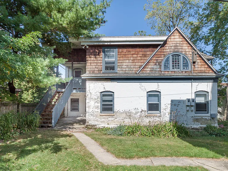 134 E Gorham St — Photo 4