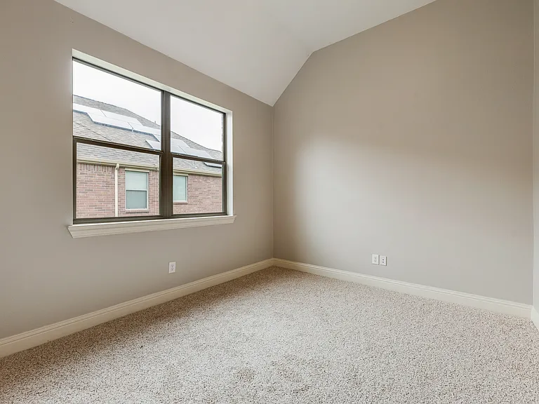 2112 Benjamin Creek Dr — Photo 31