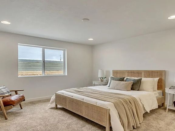 5th image of 2577 N 2080 W #168