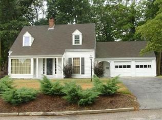 32 Luscomb Rd, Taunton, MA 02780