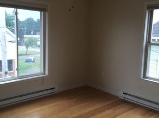 25 S 3rd St, Youngwood, PA 15697