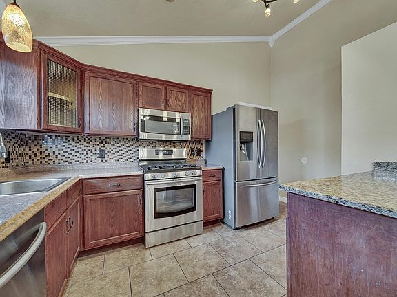 3rd image of 116 Silver Shadow Dr