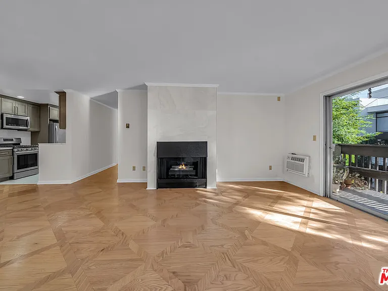9061 Keith Ave #204 — Photo 4