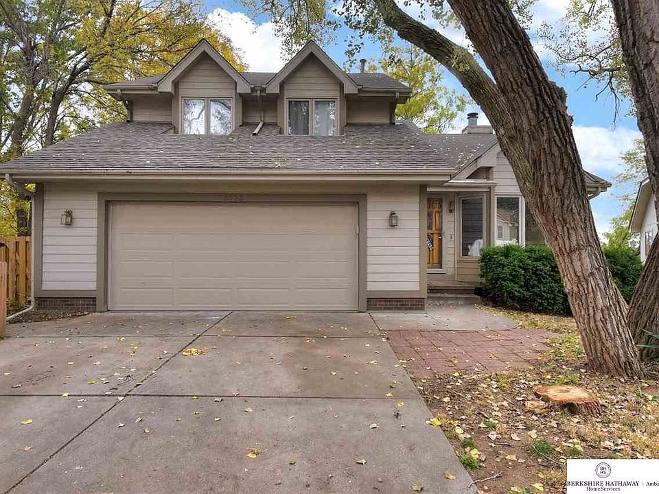 1st image of 2535 S 152nd Cir