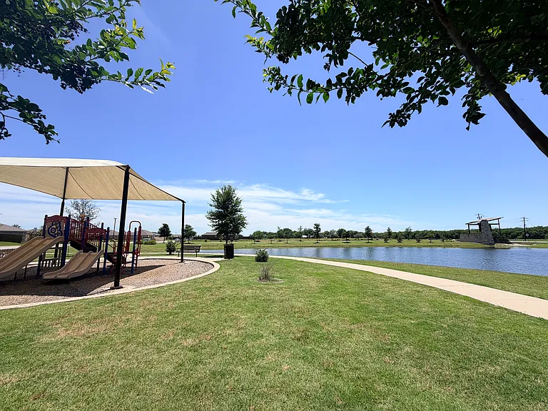 816 Country Rd — Photo 21