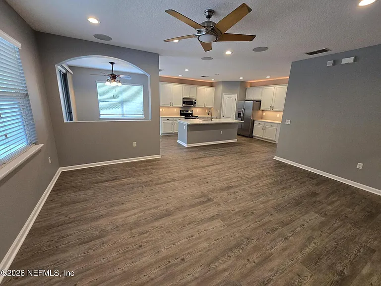 180 Thornloe Dr — Photo 13