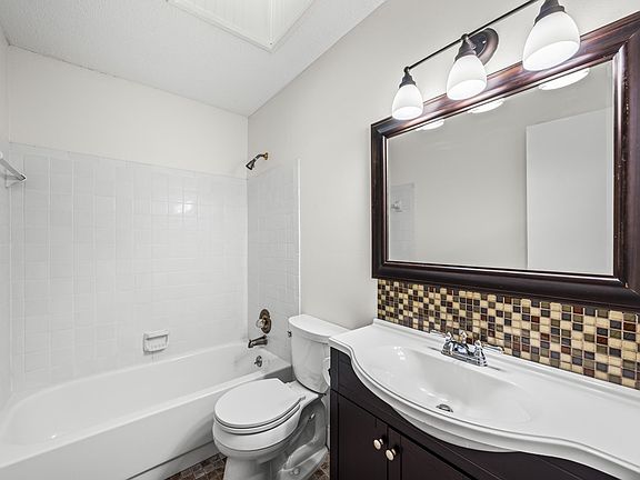 4th image of 434 Fleshman Dr