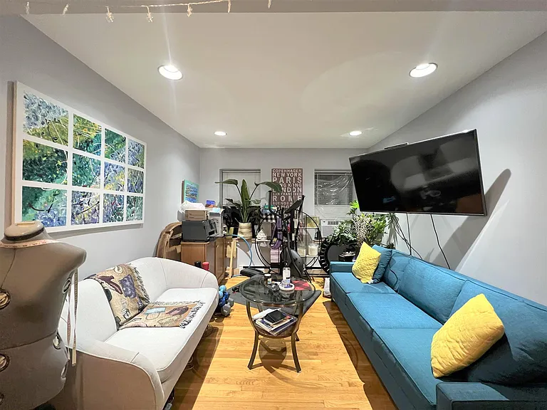 43 Ivaloo St #4 — Photo 2