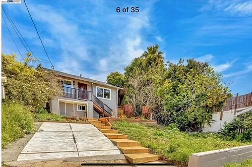 14662 Saturn Dr Photo 1