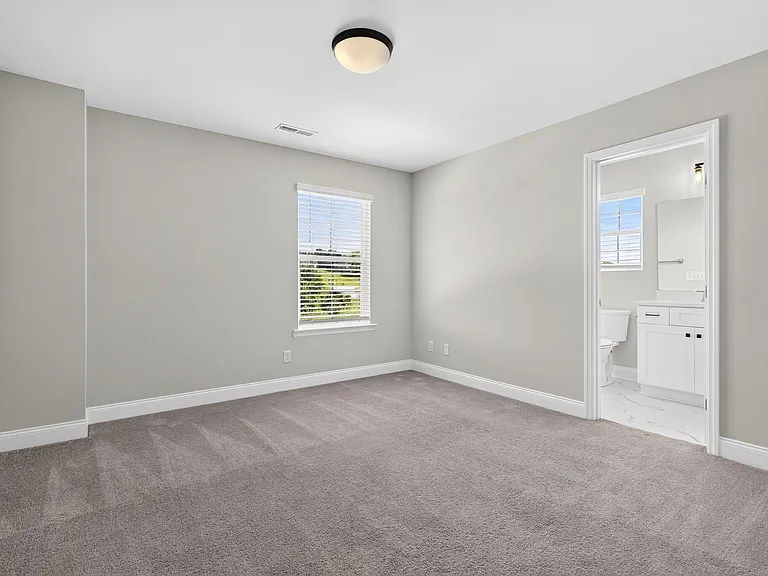 266 NE Bellingham Cv — Photo 15