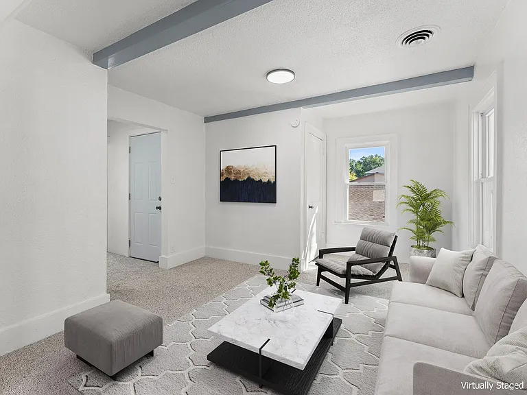 414 N Spring Ave — Photo 2