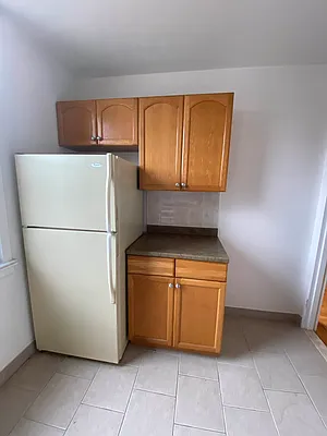 Rented by Zikos Realty Services | media 18