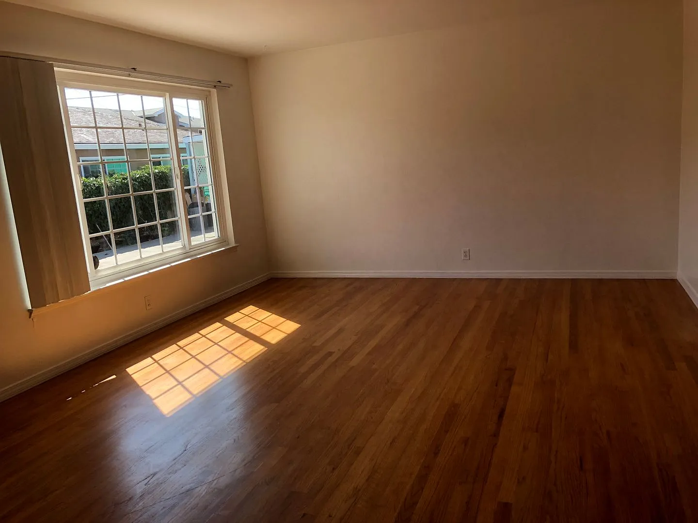 2366-2368 Patricia Dr — Photo 3