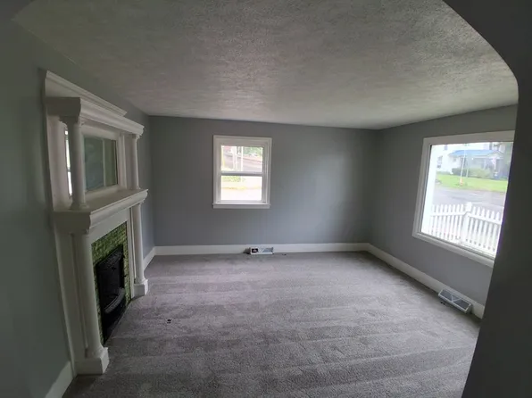 227 W 3rd St, Connersville, IN 47331