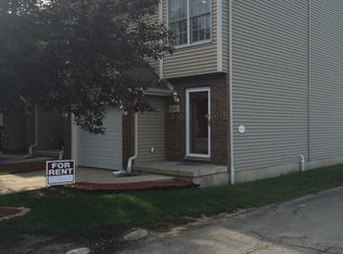 674 S Peace Rd, Sycamore, IL 60178