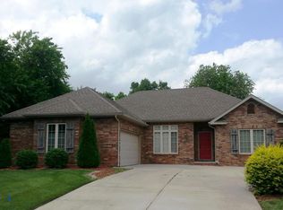 2373 W Camino Alto St, Springfield, MO 65810