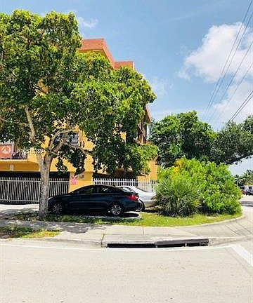 3rd image of 13480 NE 6th Ave APT 305