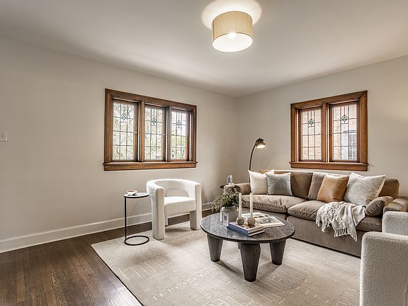 4th image of 363 E Westfield Blvd