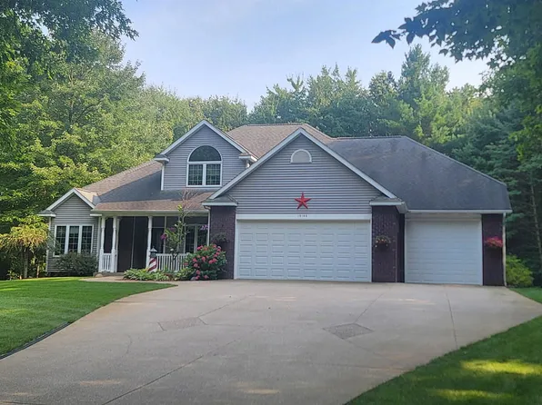 10188 Rich St, West Olive, MI 49460