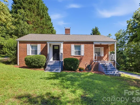 1060 14th Ave NW, Hickory, NC 28601