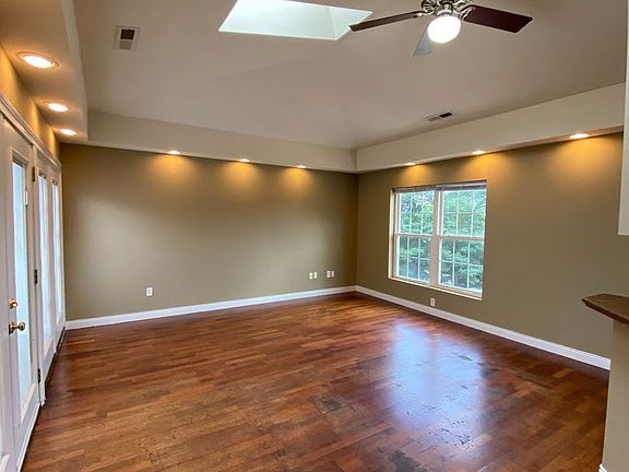 2nd image of 1308 Rosemary Ln APT 201