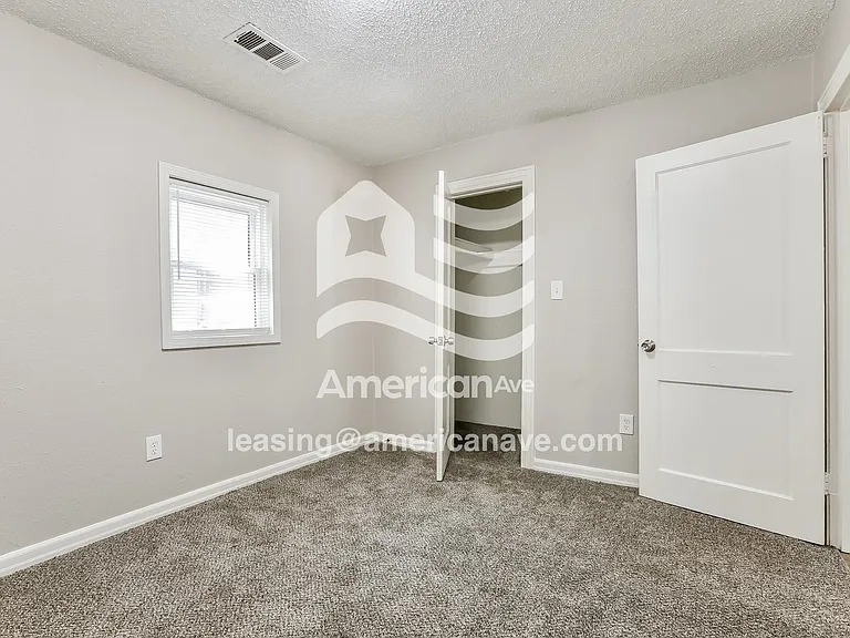 1813442_012_wm_-_bedroom_13131305.jpg