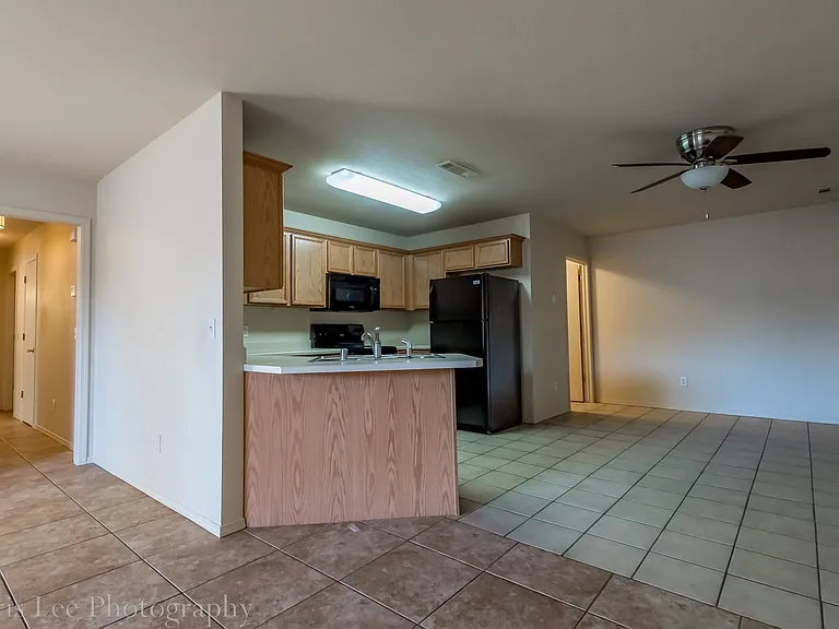 1278 N Heritage Ave — Photo 6