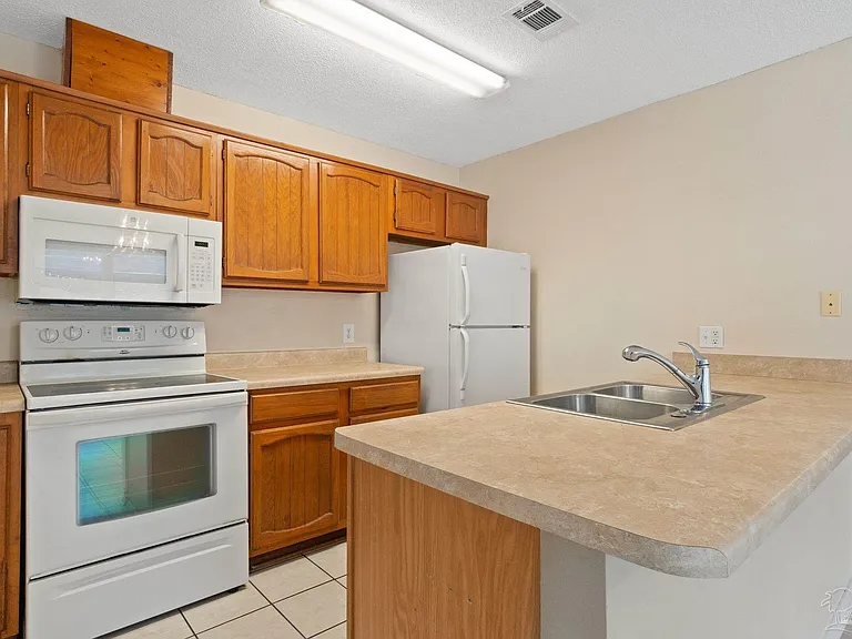 3023 Cedarwood Village Ln — Photo 32