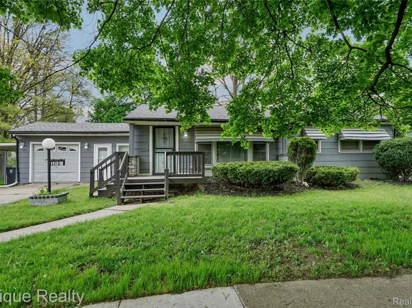 3210 Emerson St, Flint, MI 48504