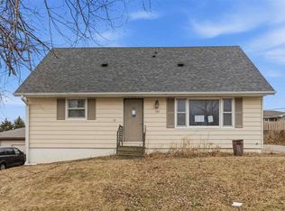 131 Red Wing Rd SW, Cedar Rapids, IA 52404