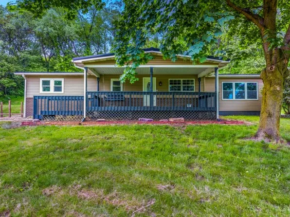 150 Morrow Dr, Shippingport, PA 15077