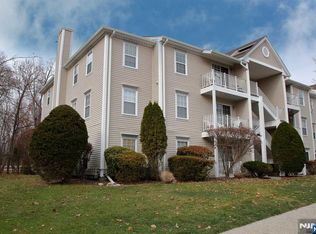 407 Poets Way, Mahwah, NJ 07430