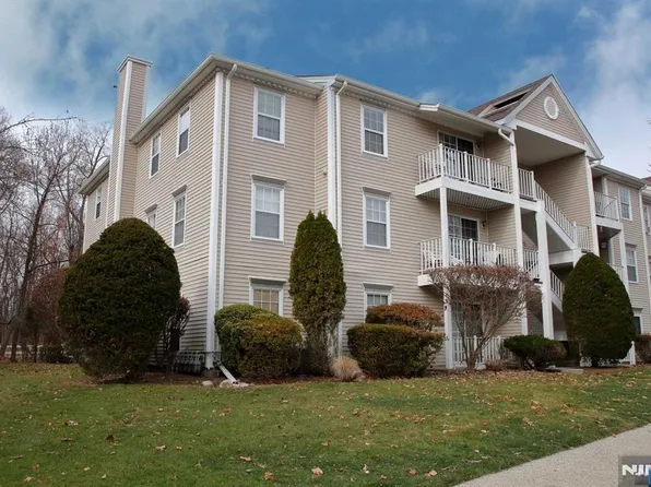 407 Poets Way, Mahwah, NJ 07430