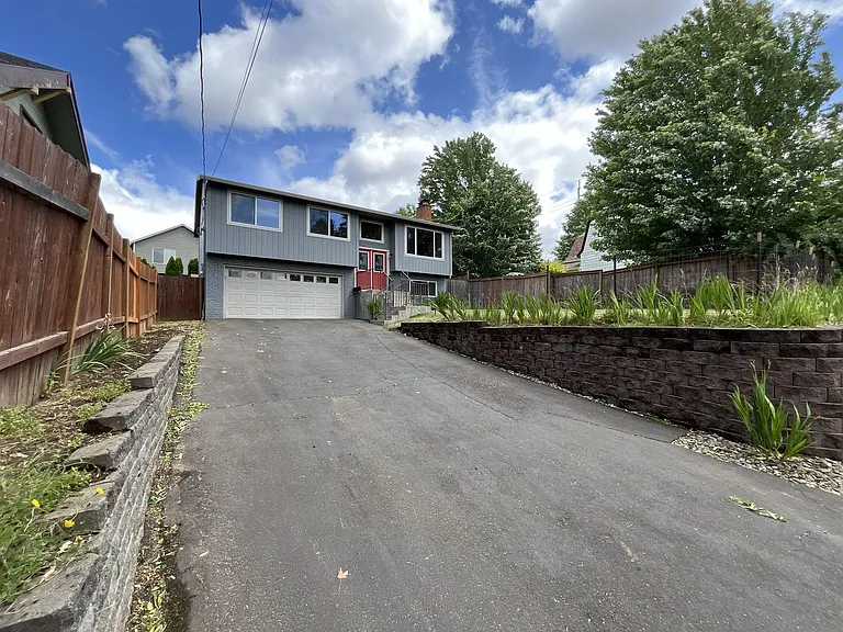 3919 SE Monroe St — Photo 3