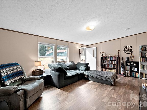 4th image of 812 Dallas Spencer Mountain Rd