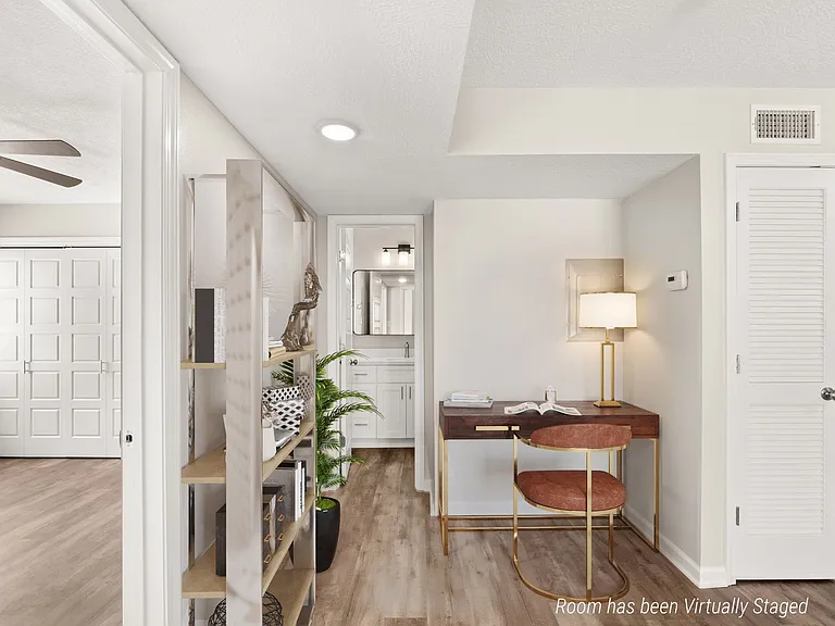 270 Bruce Cir #6 — Photo 15