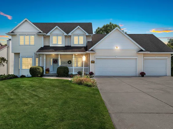 1604 Meadow Wood Ct, Green Bay, WI 54313