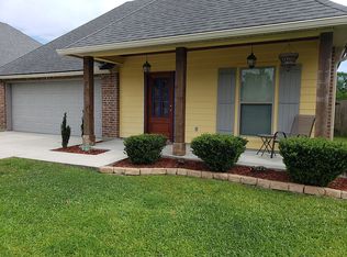 323 Saint Matthias Dr, Carencro, LA 70520