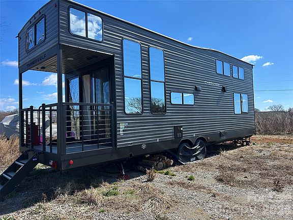 5th image of 144 Speaks Rd