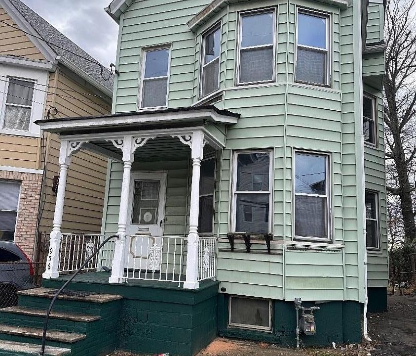 1st image of 956 Lafayette St