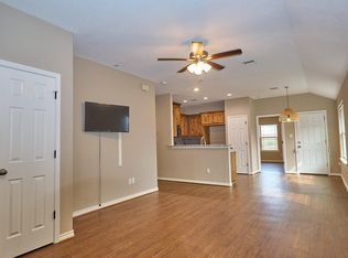 1807 Nuches Ln, Bryan, TX 77803