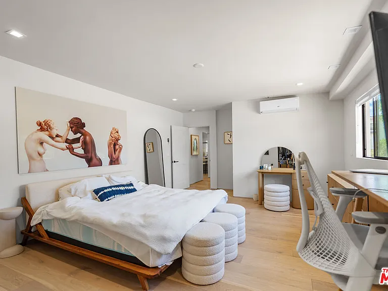 838 N Mansfield Ave #201 — Photo 17