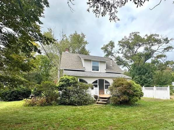 491 Northampton St, Holyoke, MA 01040