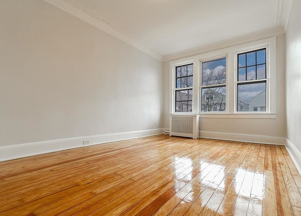1st image of 22 W 48th St