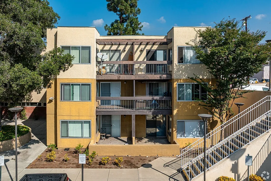 Building Photo - Oak Park Apartments