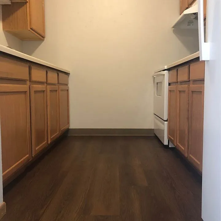 946 E Tower Ave #11
